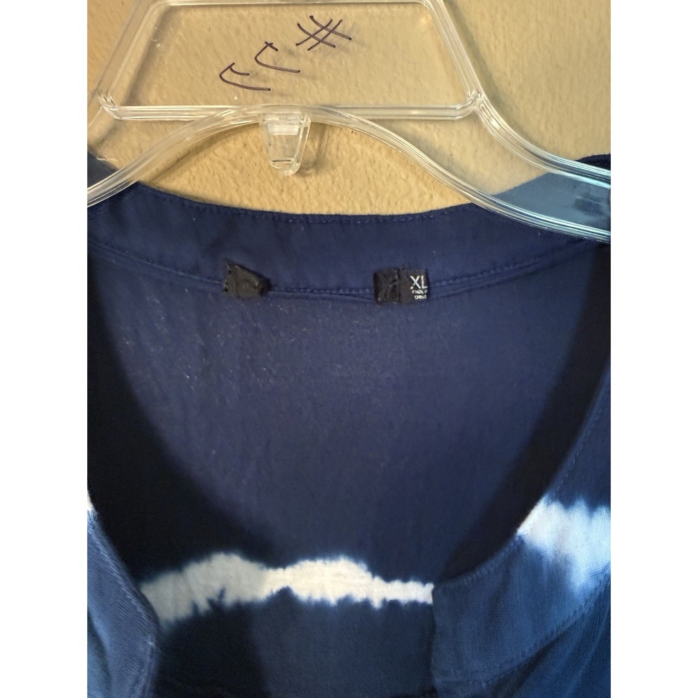 MAX JEANS women's XL Navy Blue White Tie Dye Sleeveless Button Front Blouse - Picture 2 of 7